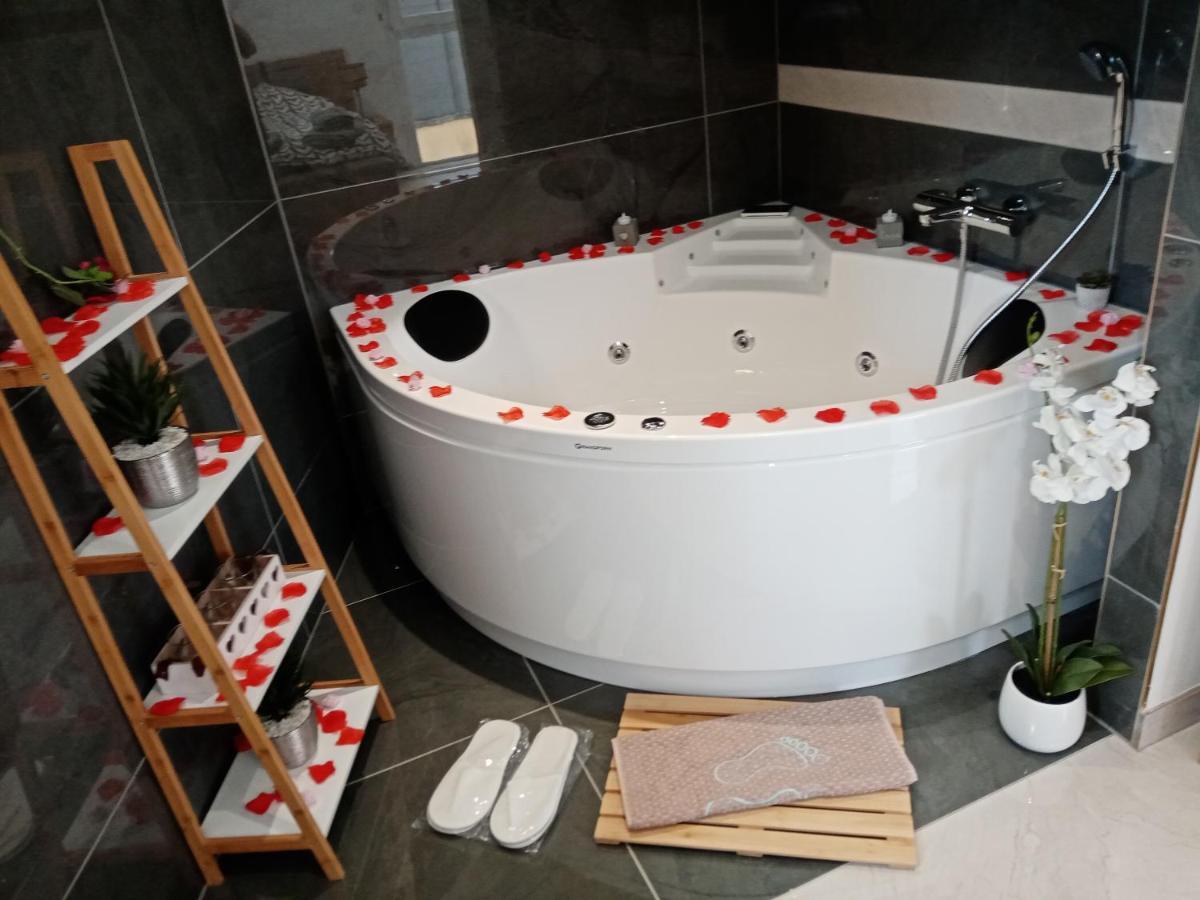 Jolie Maison, Balneo Lumino Therapie Et Terrasse Colmar Exteriör bild